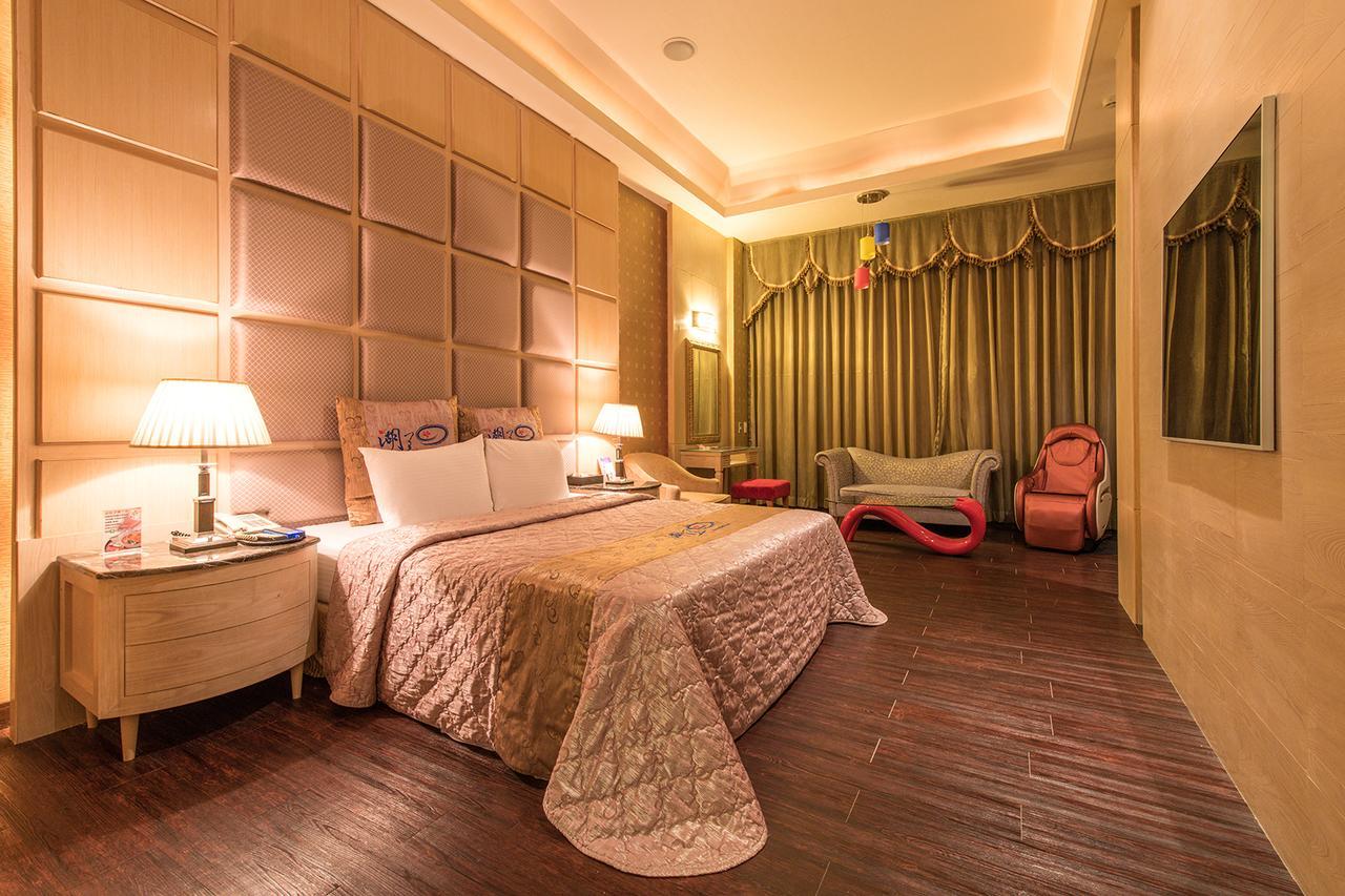 Hwu Meei Motel Тайнань Экстерьер фото