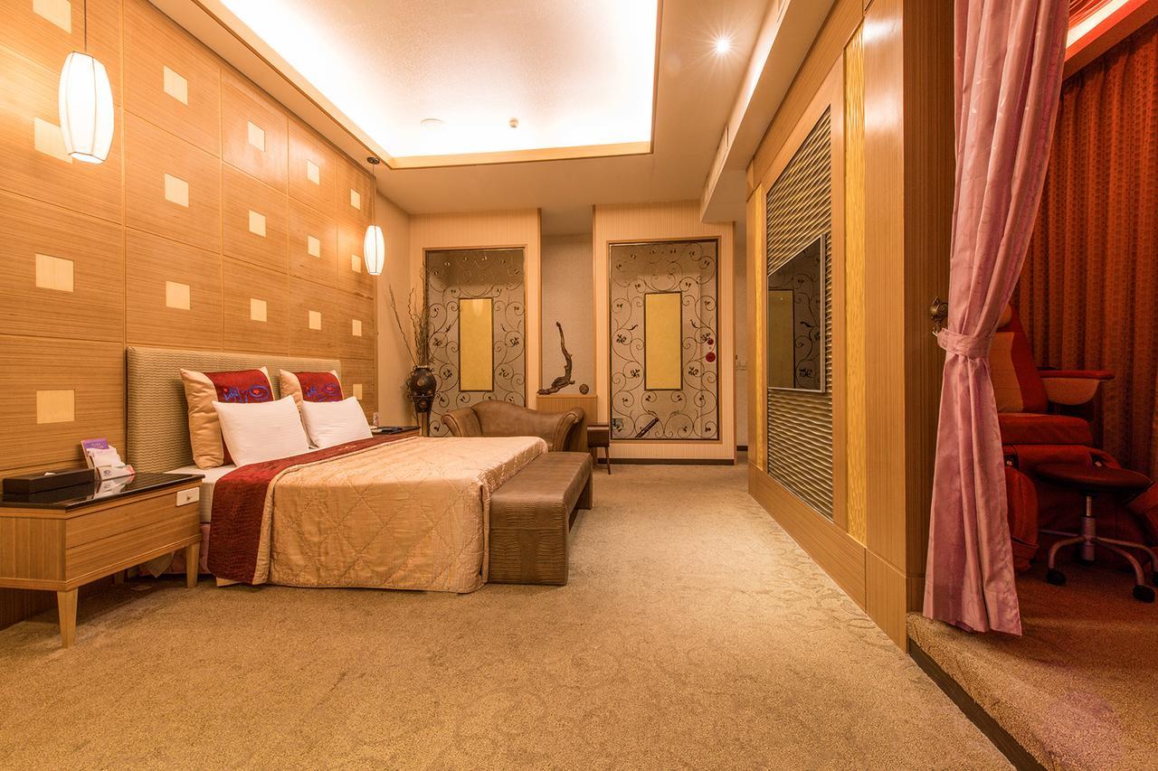 Hwu Meei Motel Тайнань Экстерьер фото